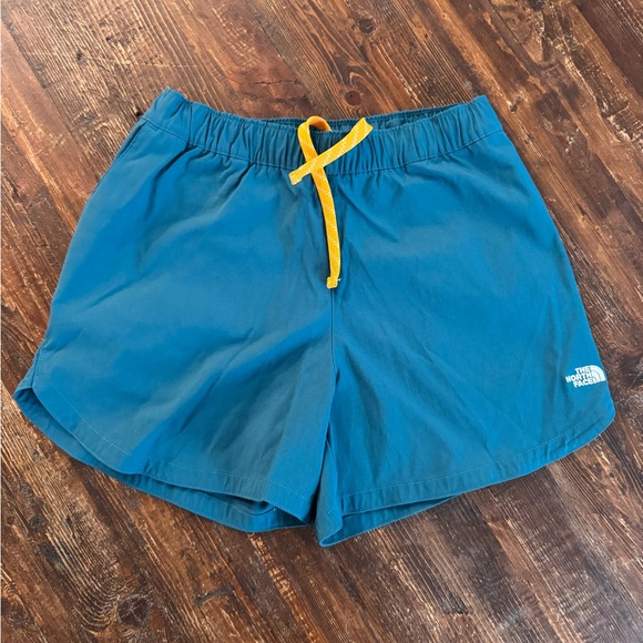 NWOT North Face Class V Women's Shorts in Blue Coral - Picture 1 of 3